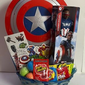Marvel Captain America Shield & Figure basket Set